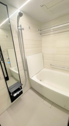 バス・シャワールーム　※別部屋の参考写真です。