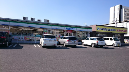 コンビニ　ファミリーマート岡山北長瀬店（コンビニ）まで440m