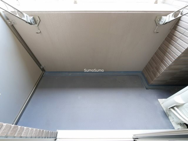 バルコニー　開放的で明るい空間を演出してくれるバルコニーです
