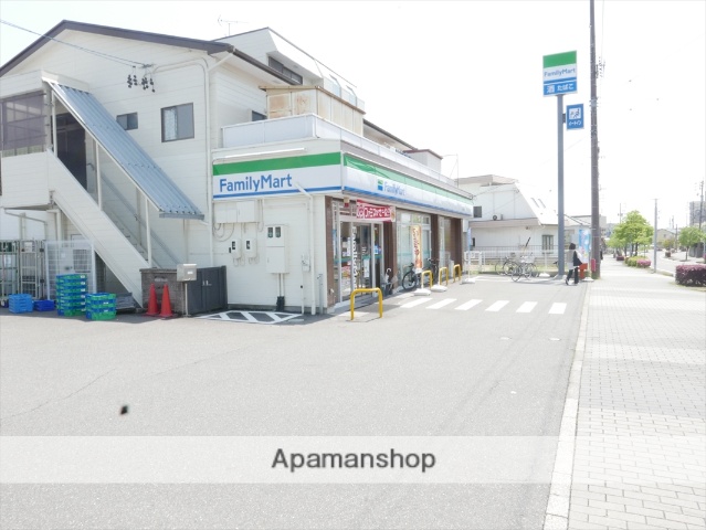 コンビニ　ファミリーマート大府若草町店（コンビニ）まで633m