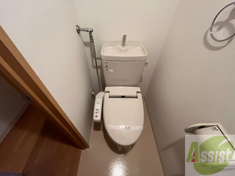 トイレ　トイレです。ウォシュレット付を探している方、おすすめです。