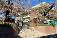 小学校　清明学園初等学校（小学校）まで222m
