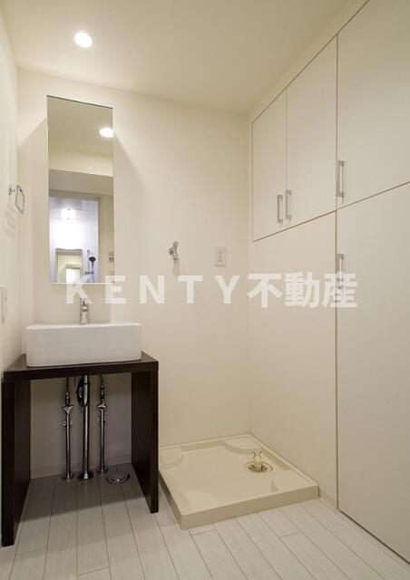 洗面設備　コンパクトで使いやすい洗面所