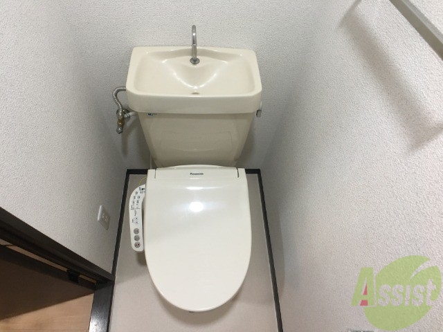 トイレ　ウォシュレットトイレなので、快適に過ごせそうですね