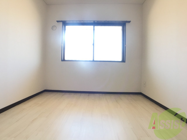 その他部屋・スペース　寝室です。天気がいい日はお昼寝したくなりますね。