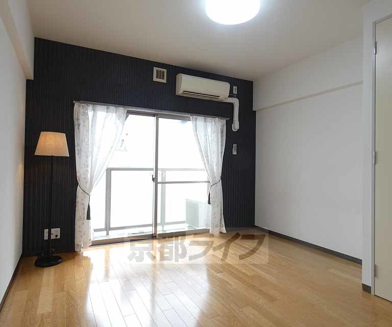 居室・リビング　きれいなお部屋です。