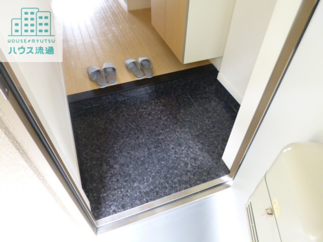 玄関　※同タイプ別号室のお写真です