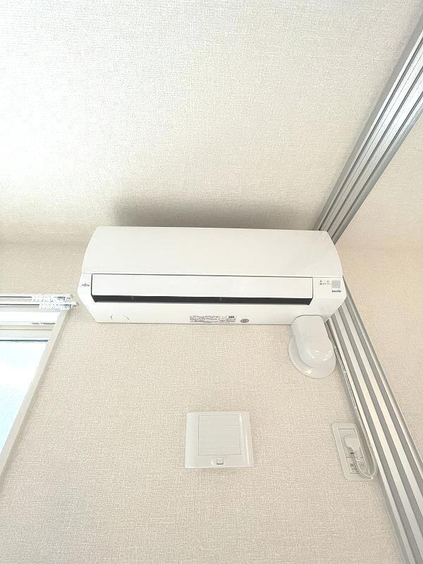 その他　エアコン（洋室側）
