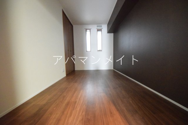 その他部屋・スペース　開放的な寝室です