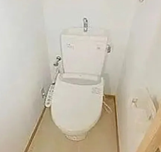 トイレ　別部屋参考写真