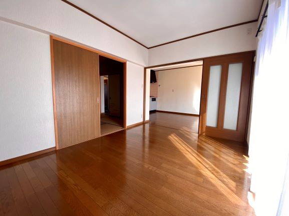 ナイスマンション八千代の居間写真