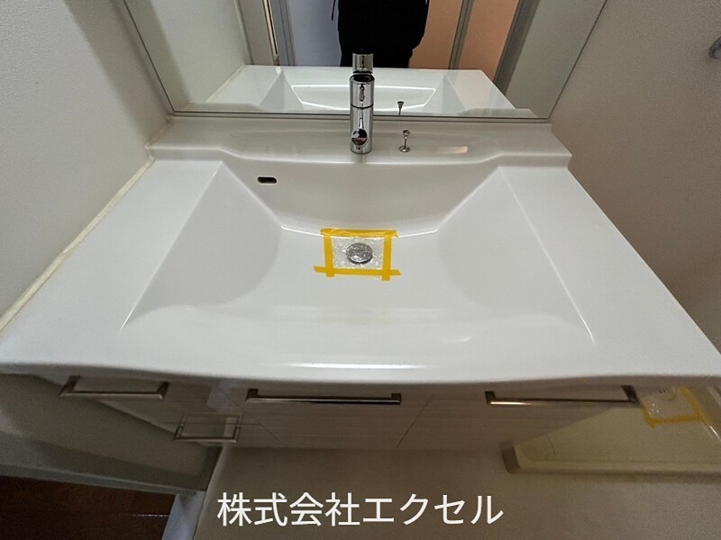 洗面設備　独立洗面台付きです。