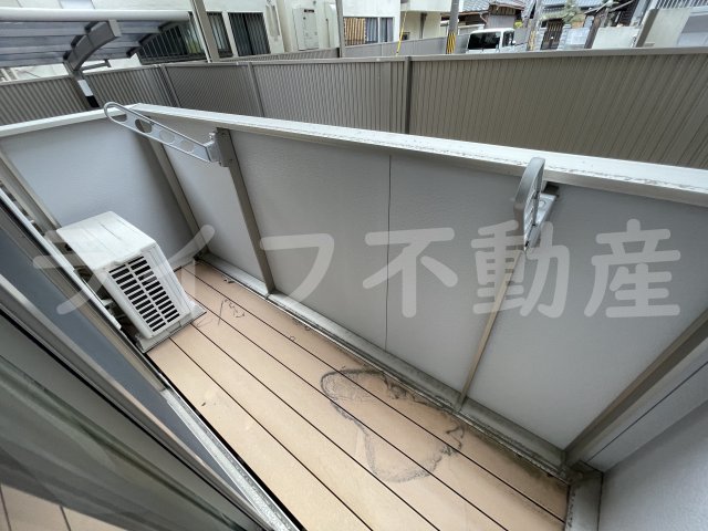 バルコニー　外からの目が気にならないバルコニーで洗濯物が干せます