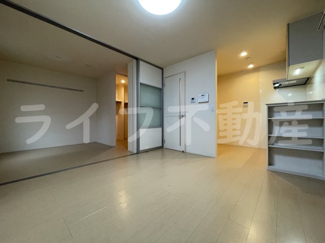 居室・リビング　こちらの居間で趣味の時間をお楽しみください
