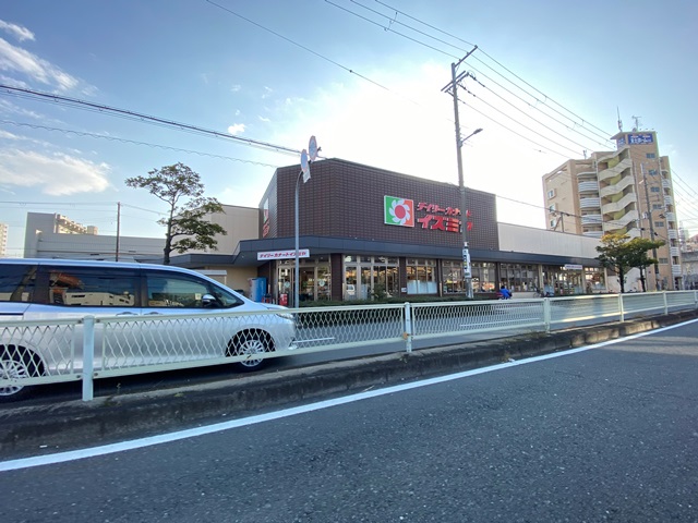 スーパー　イズミヤ 岸里店（スーパー）まで435m