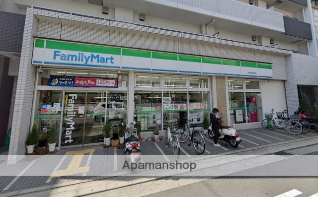 コンビニ　ファミリーマート（コンビニ）まで657m