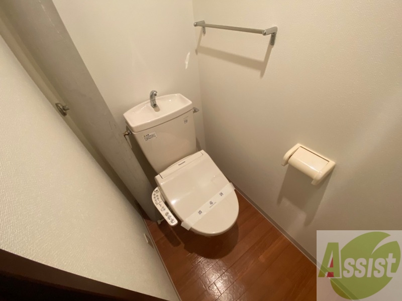 トイレ　トイレです。ウォシュレット付を探している方、おすすめです。