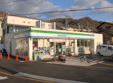 コンビニ　ファミリーマート 東石切公園前店（コンビニ）まで416m