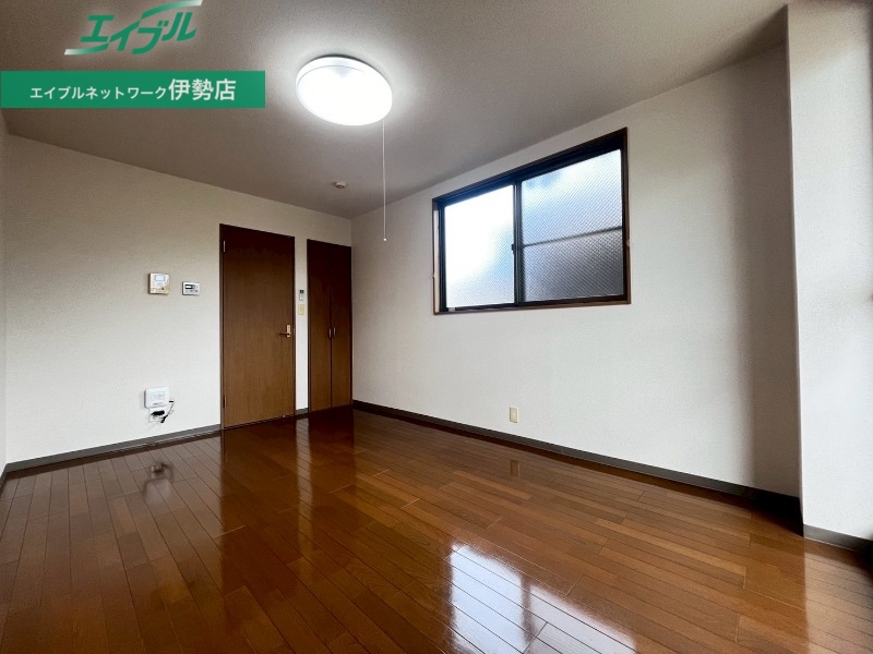 居室・リビング　別部屋参考写真です