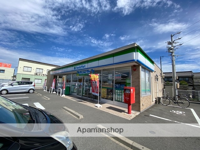 コンビニ　ファミリーマート新居屋大日店（コンビニ）まで723m
