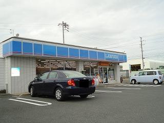 コンビニ　ローソン  四日市別名（コンビニ）まで649m