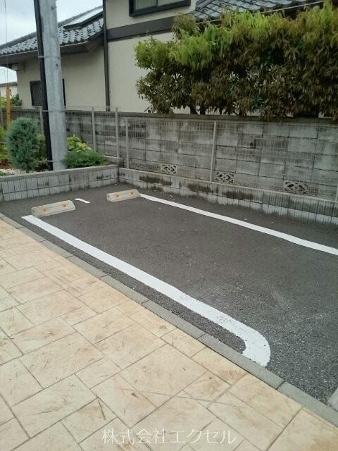 駐車場　敷地内駐車場