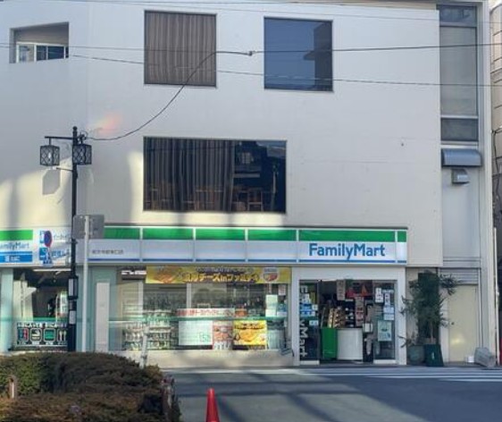 コンビニ　ファミリーマート祐天寺駅東口店（コンビニ）まで447m