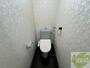 トイレ　こちらはトイレです。清潔感があり、安心して使用できます。