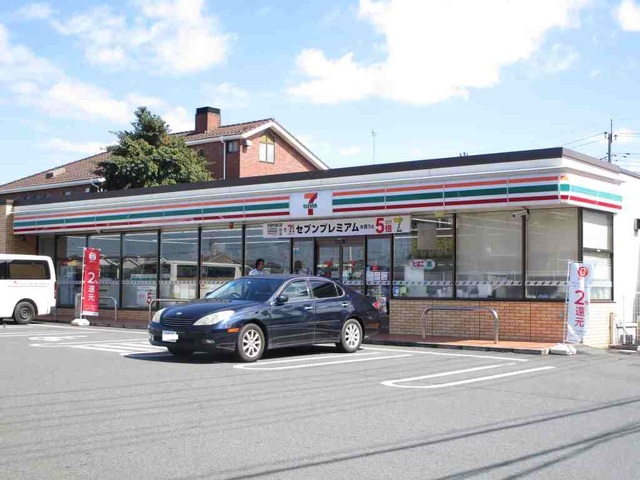 コンビニ　セブンイレブン（コンビニ）まで750m