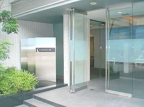 エントランス　建物の内部です