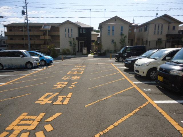 駐車場　駐車場