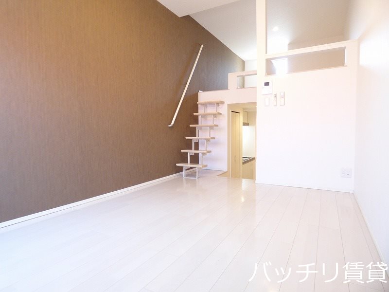 居室・リビング　画像は同型タイプの為、現状を優先致します。