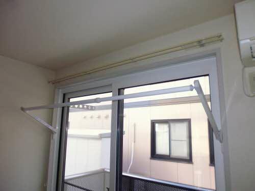 バルコニー　室内物干し