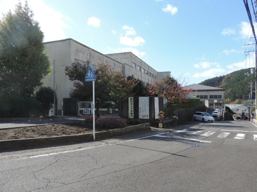 小学校　大津市立藤尾小学校（小学校）まで765m