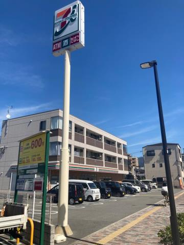コンビニ　セブンイレブン（コンビニ）まで120m