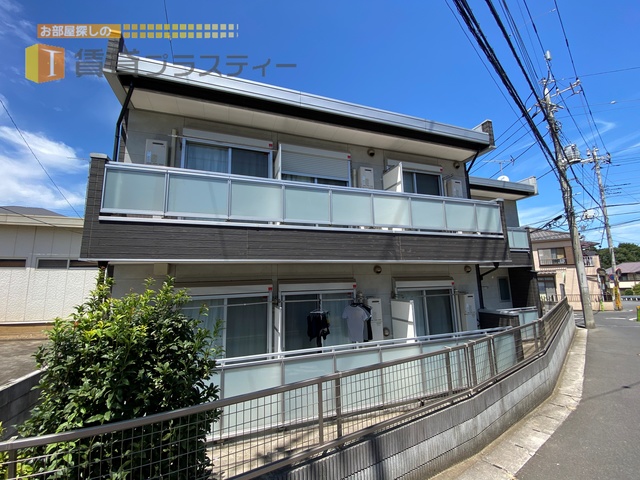 建物外観　洗濯物も良く乾きそうですね。