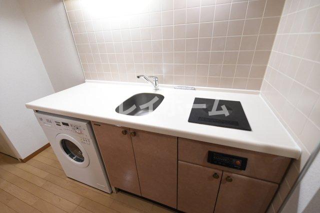 キッチン　同建物内、別のお部屋の参考写真になります。