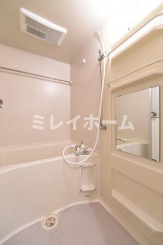 バス・シャワールーム　同建物内、別のお部屋の参考写真になります。