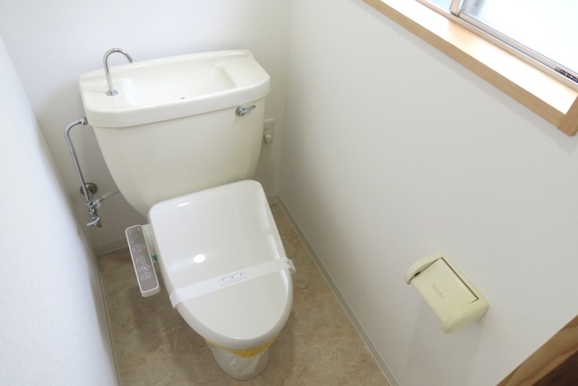 トイレ　★トイレ画像・温水洗浄便座付き★