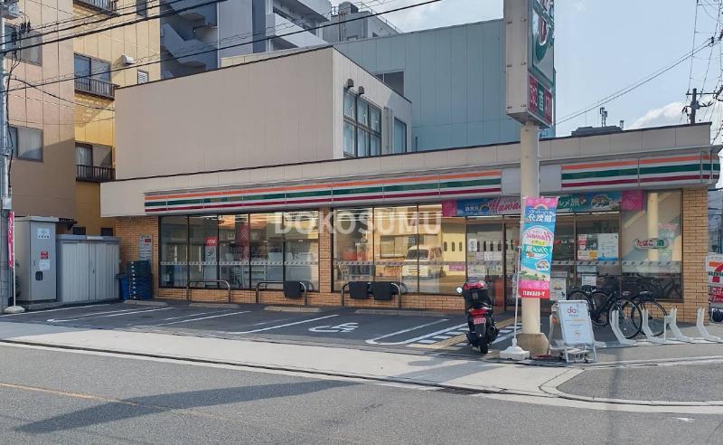 コンビニ　セブンイレブン大阪大淀中店（コンビニ）まで241m
