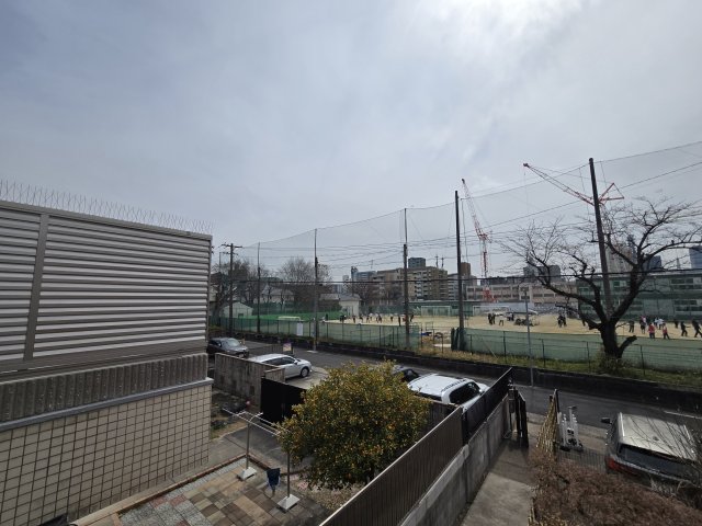 眺望　白壁二丁目吉田・岡事務所倉庫