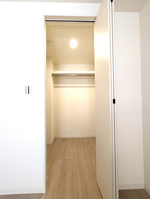 収納　ウォークインクローゼット（同タイプ別号室参考写真）