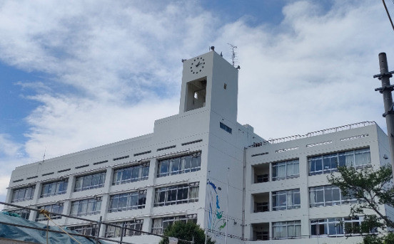 小学校　新宿区立余丁町小学校（小学校）まで186m