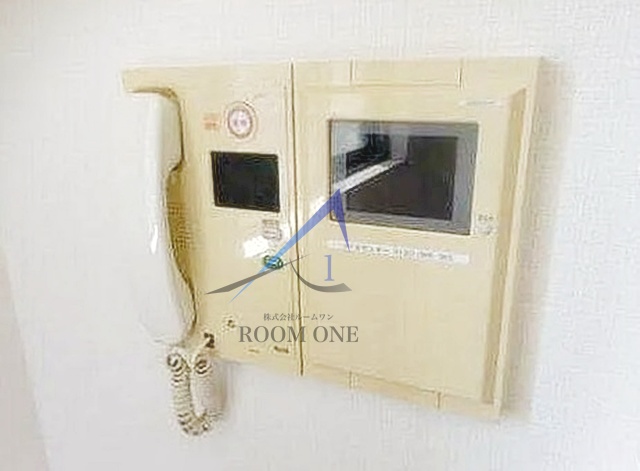 セキュリティ　モニター付きインターホンです。