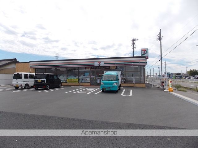 コンビニ　セブンイレブン（コンビニ）まで570m