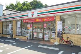 コンビニ　セブンイレブン 世田谷経堂本町通り店（コンビニ）まで250m