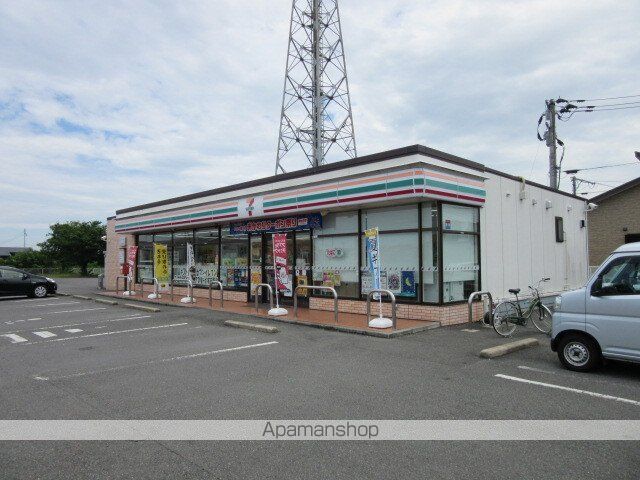コンビニ　セブンイレブン八代古閑浜店（コンビニ）まで400m