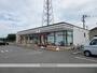 コンビニ　セブンイレブン八代古閑浜店（コンビニ）まで400m