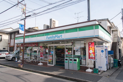 コンビニ　ファミリーマート 豊川通り店（コンビニ）まで281m