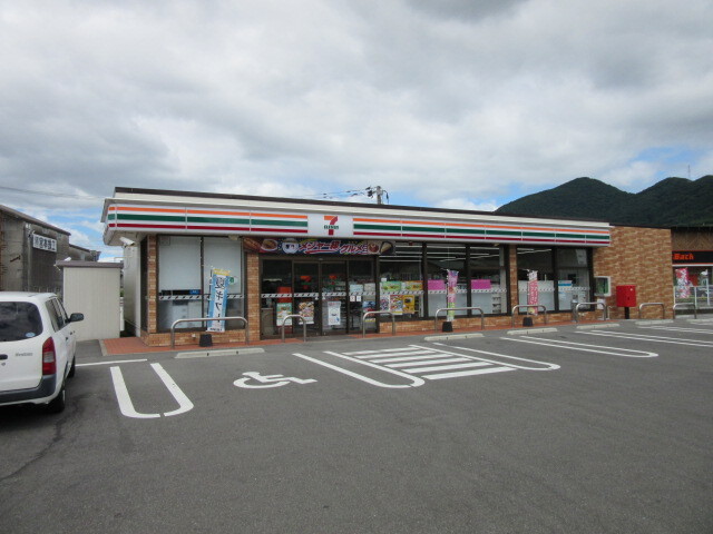コンビニ　セブンイレブン八代上片町店（コンビニ）まで700m